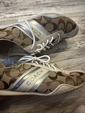 Coach Jayme Brown and Tan Signature Logo Low-Top Sneakers 8.5 Metallic Stripe